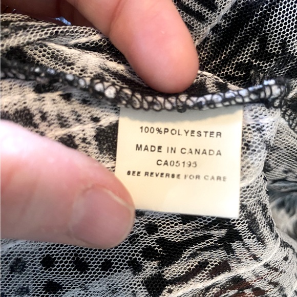 Drapers & Damons Two-Piece Set Top and Matching Cardigan - Picture 7 of 8